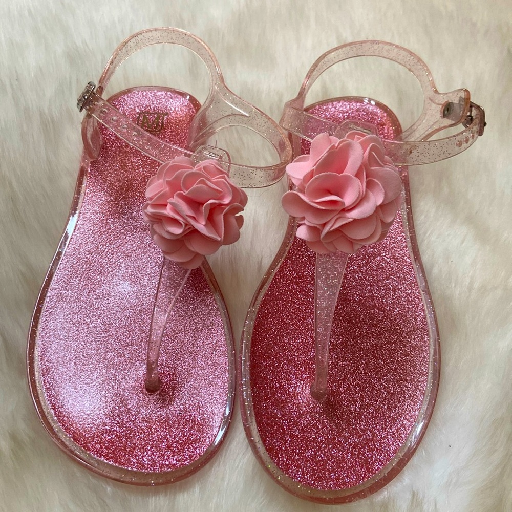 Absolutely cute sparkly jelly sandals with flower detailing- size 8